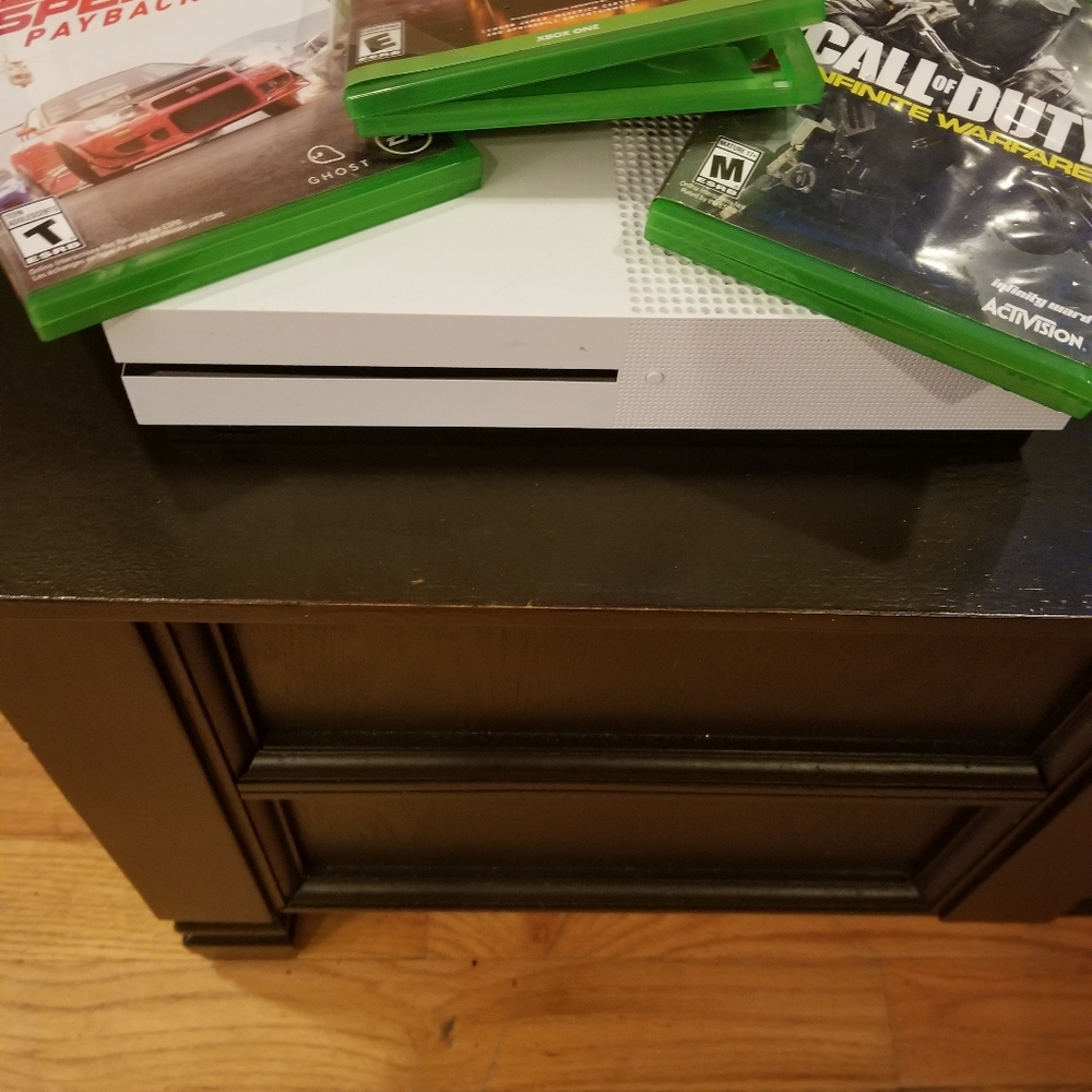 Xbox console - Picture 7 of 8